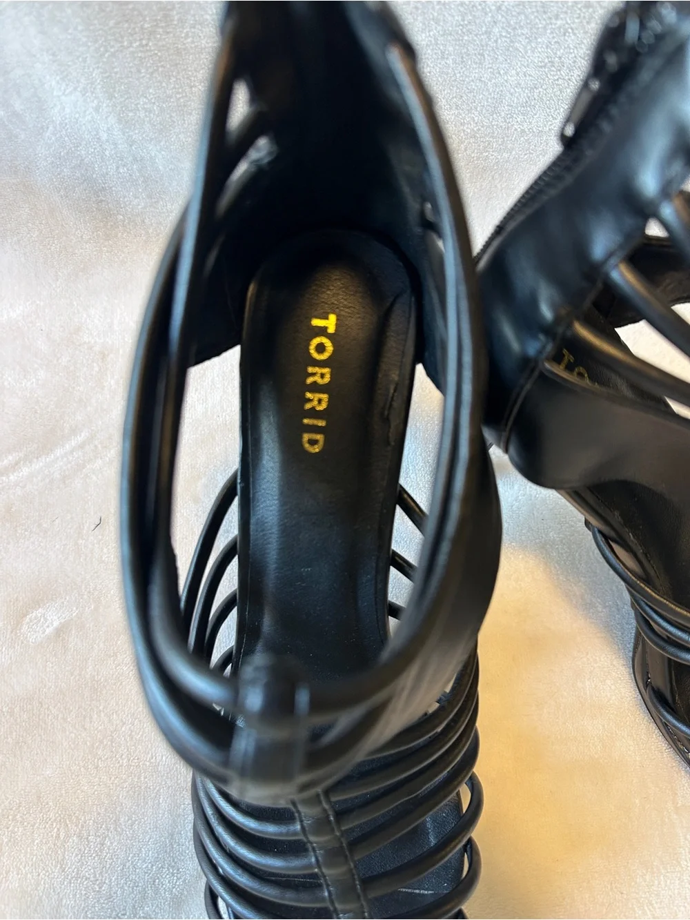 WOMENS Torrid BLACK STRAPPY 4" Heels with Peep Toes Size 12 - Picture 2 of 7